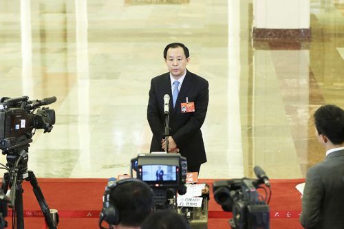 陸昊在全國兩會“部長通道”答記者問 陸昊在全國兩會“部長通道”答記者問