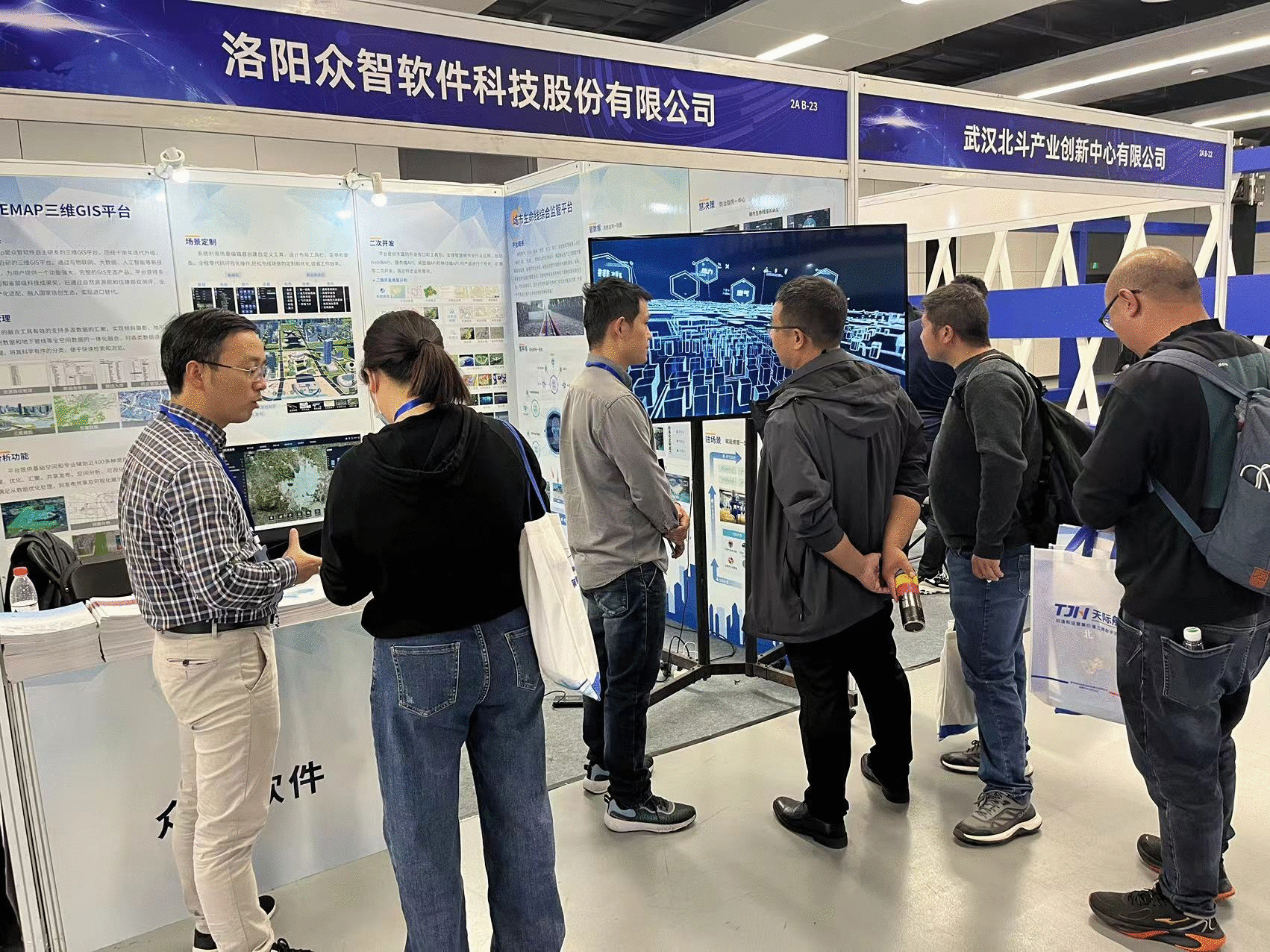 GIF圖.gif GIF圖.gif